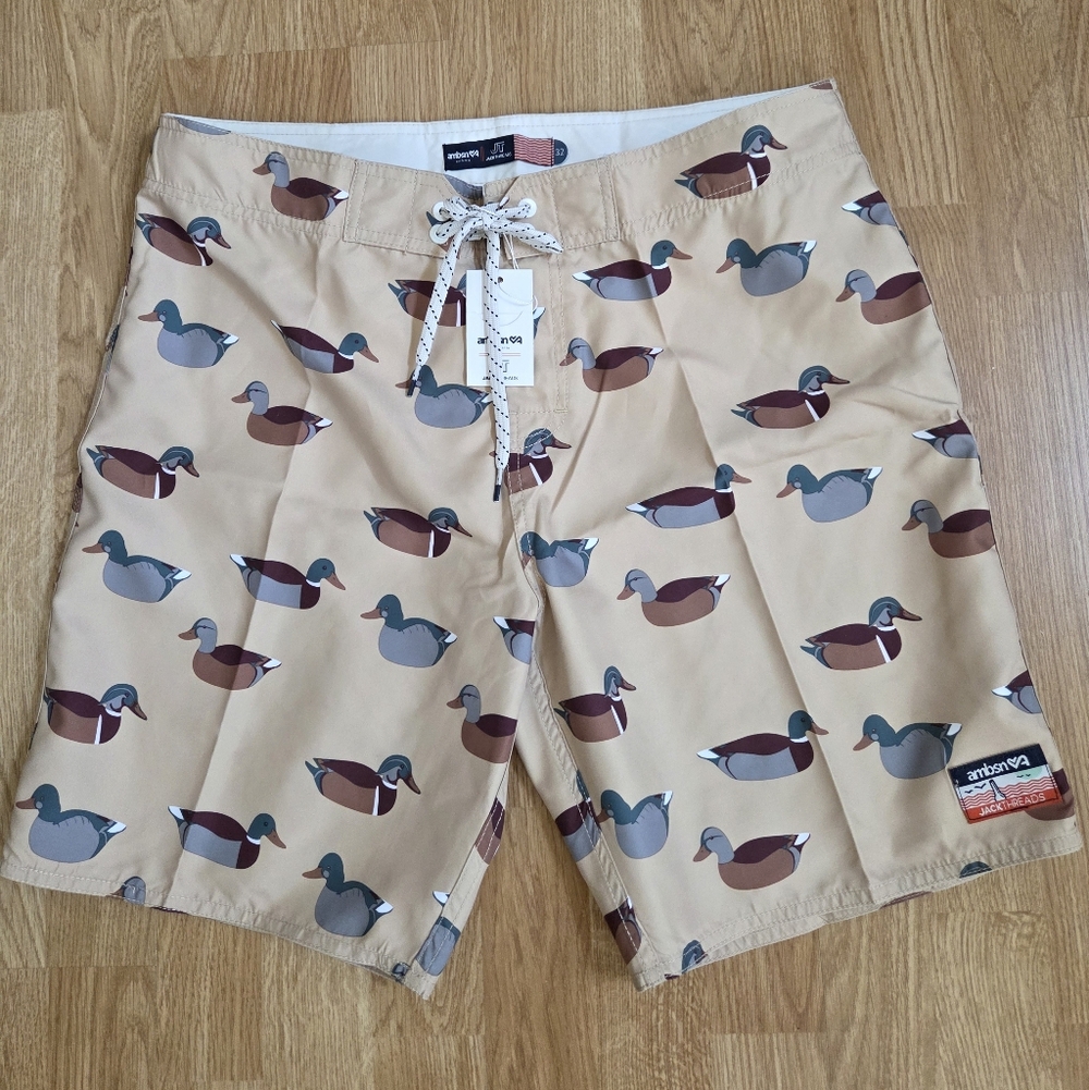 Ambsn Jack Threads 18" Mallards Boardshorts Sz 32